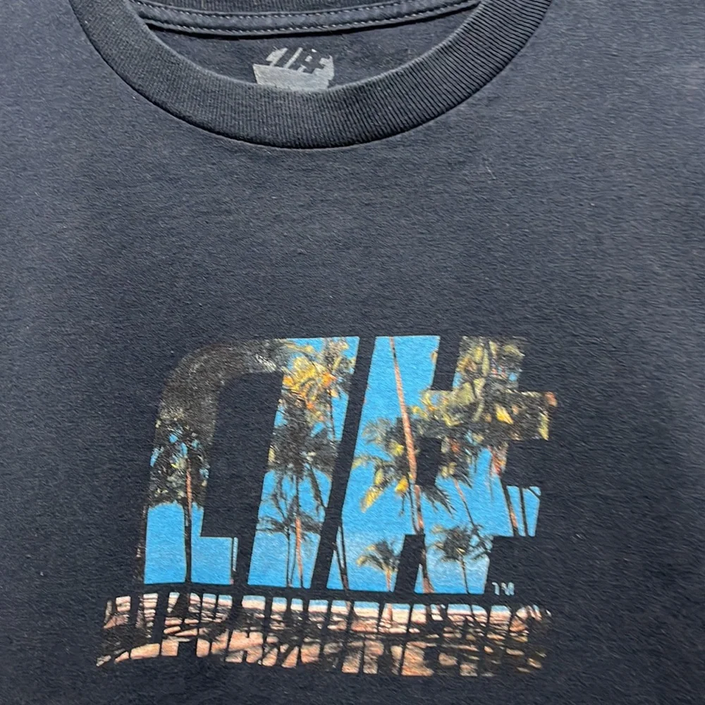 Alphanumeric tee Size Medium - Picture 2 of 5